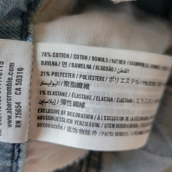 Hollister Light Wash Raw  Hem, Lace Trimmed Jean Shorts - Picture 5 of 8